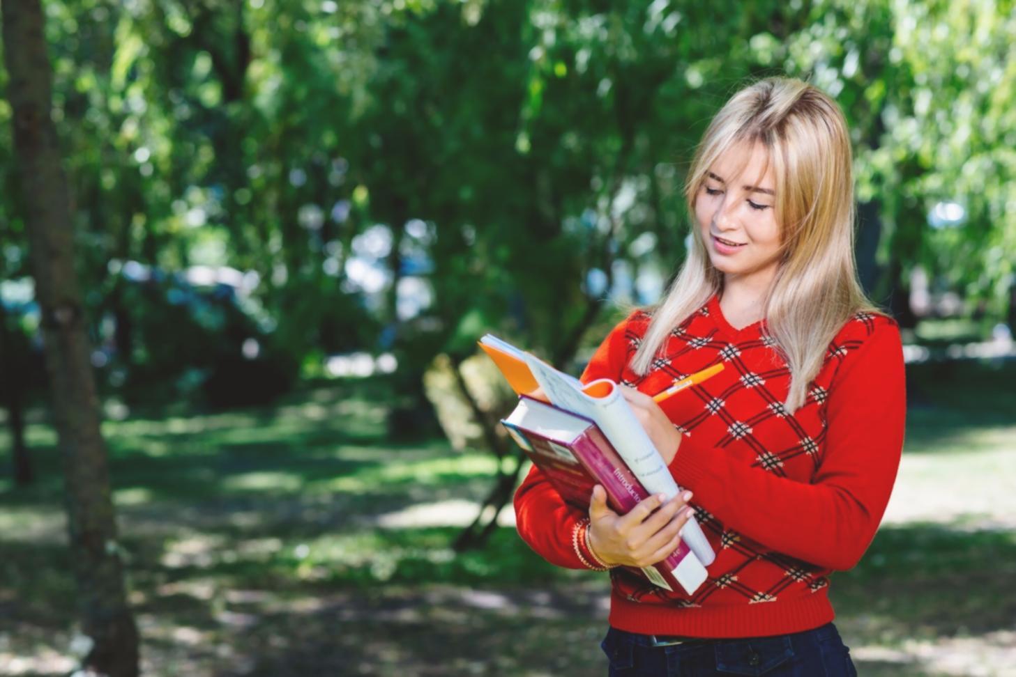 Environnement de travail collaboratif pour l'apprentissage financier créatif
